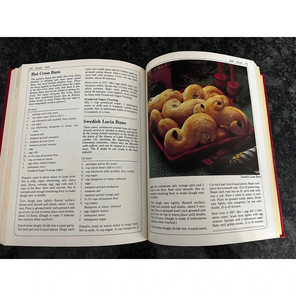 VTG Betty Crocker's International Cookbook Hardcover 1980 Recipes‎ Foods Cooking